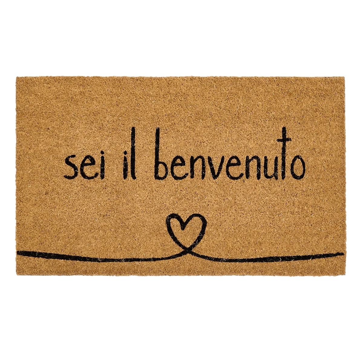 Accogli i tuoi ospiti con un sorriso e un'atmosfera positiva grazie a questo zerbino in fibra di cocco con la divertente scritta "sei il benvenuto". Lasciamo entrare solo allegria nella tua casa! Dimensioni: 45 x 75 cm Disegnato in Italia. In negozio e online su tuttochic.live