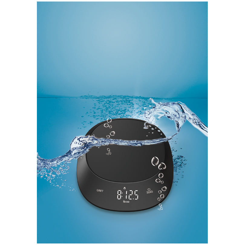 Bilancia digitale, capacità massima consentita 5 kg, divisione 1 g, display LED "Magic" con pulsanti touch invisibili, indicazione batterie scariche (Lo) e peso eccessivo (Err), Alimentazione: 3x 1,5V AAA batterie. Dimensioni cm 20,3 x 18 x 2,1 In negozio e online su tuttochic.live