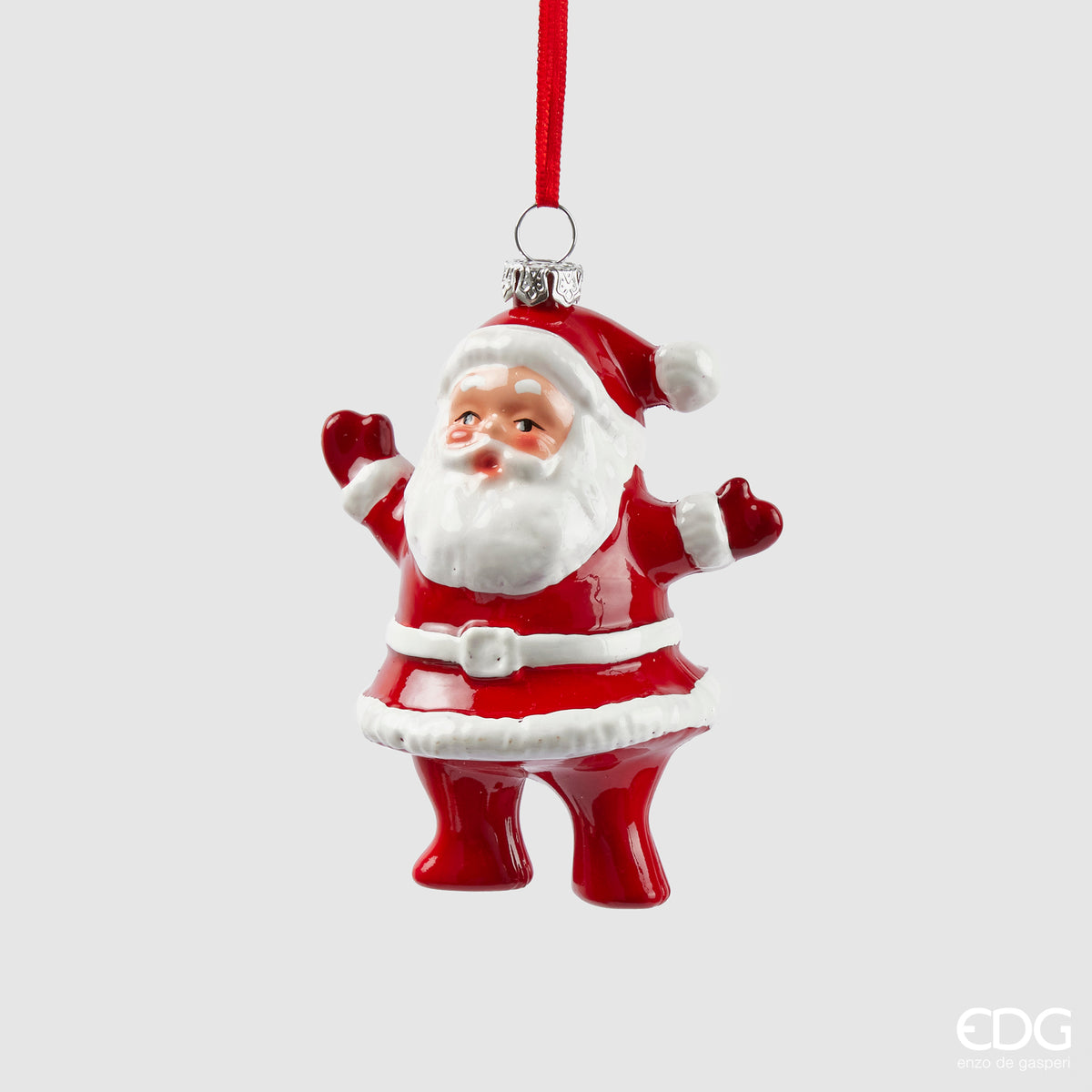 Addobbo Babbo Natale realizzato in plastica infrangibile di colore bianco e rosso. Dimensioni: cm 8 x 6 x 10 h. In negozio e online su tuttochic.live
