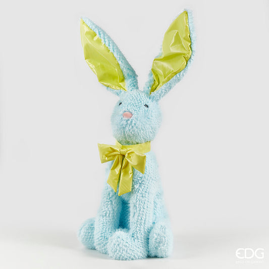 Coniglietto di peluche EDG design, morbido al tatto e disponibile in due colori: Verde chiaro e Azzurro chiaro Dimensioni: cm 26 x 20 x h 60. In negozio e online su tuttochic.live