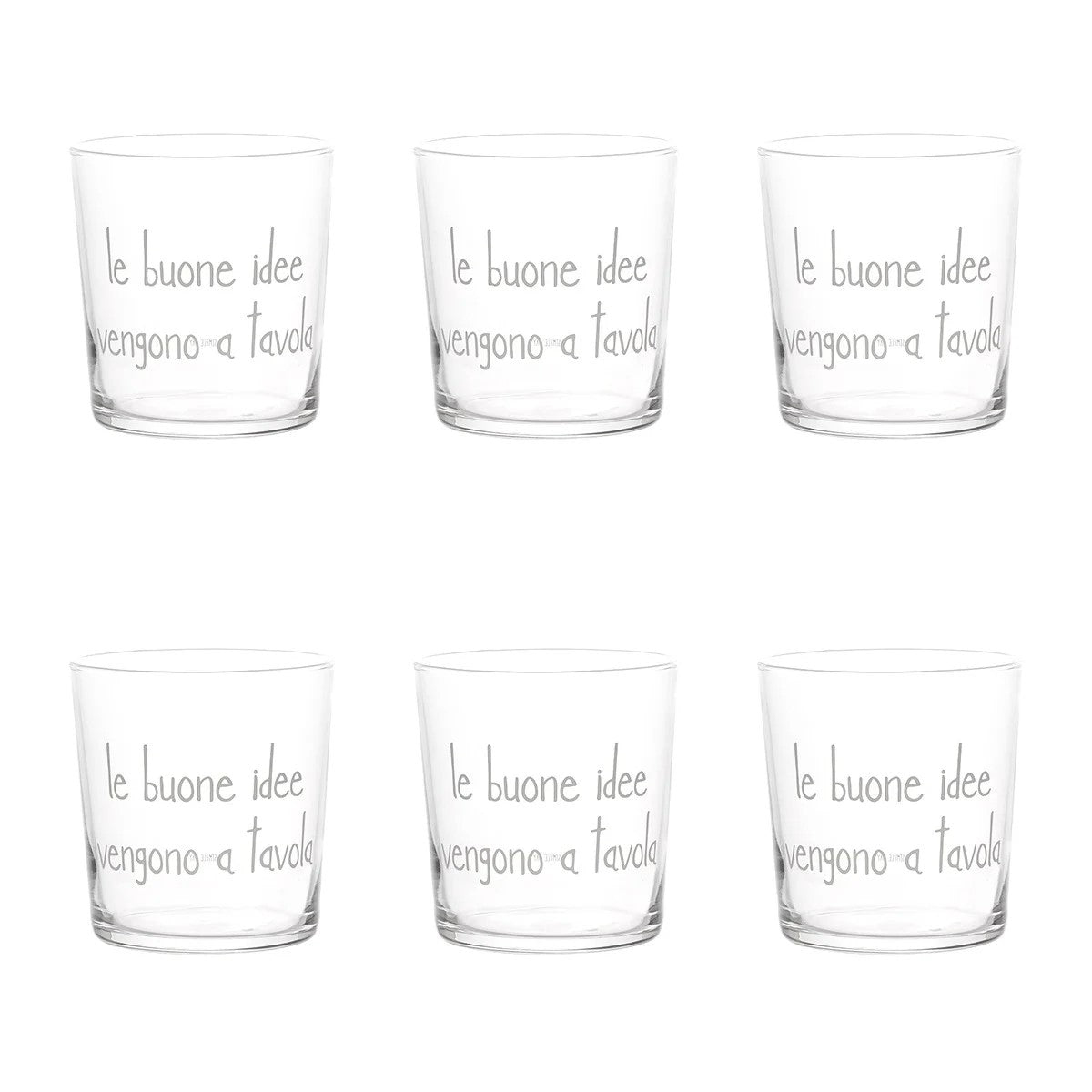 Riempi la tua tavola con stile grazie a questi 6 bicchieri in vetro temperato, ognuno con una scritta serigrafata che inciterà alla creatività durante i pasti. "Le buone idee vengono a tavola" diventerà il motto della tua casa! Set 6 bicchieri 35,5cl Disegnato e prodotto in Italia. In negozio e online su tuttochic.live
