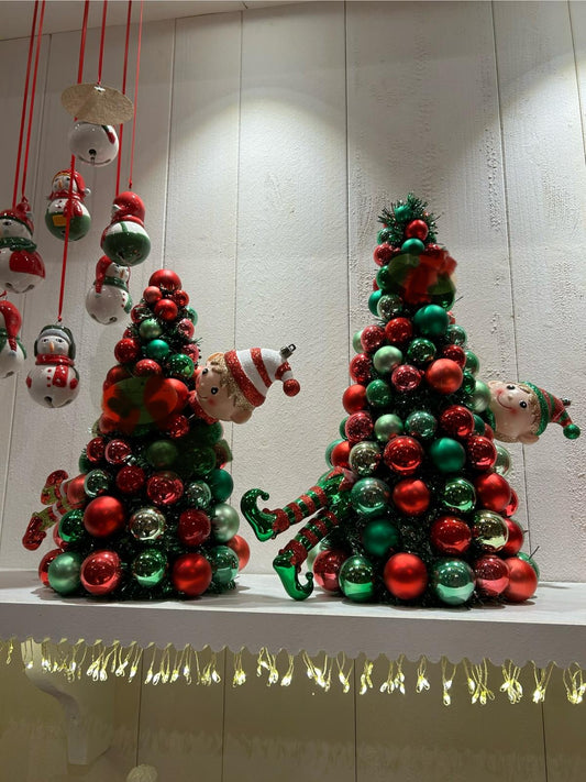Calze di Elfo in plastica colorata, decoro per albero di Natale. Dimensioni: h 11 cm. In negozio e online su tuttochic.live
