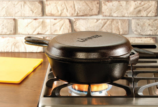Pentole ad incastro in ghisa di forma tonda. Il coperchio si trasforma in padella Capacità : 2,84 Lt• Peso: 6,16 kg. In negozio e online su tuttochic.live