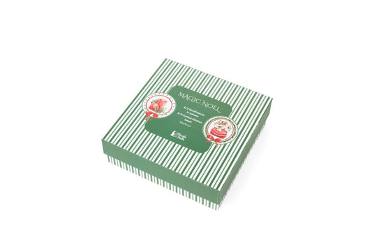 Confezione regalo natalizia a righe bianche e verdi della linea Magic Noel Nuvole di Stoffa, contenente due strofinacci in cotone coordinati, Tutto Chic.