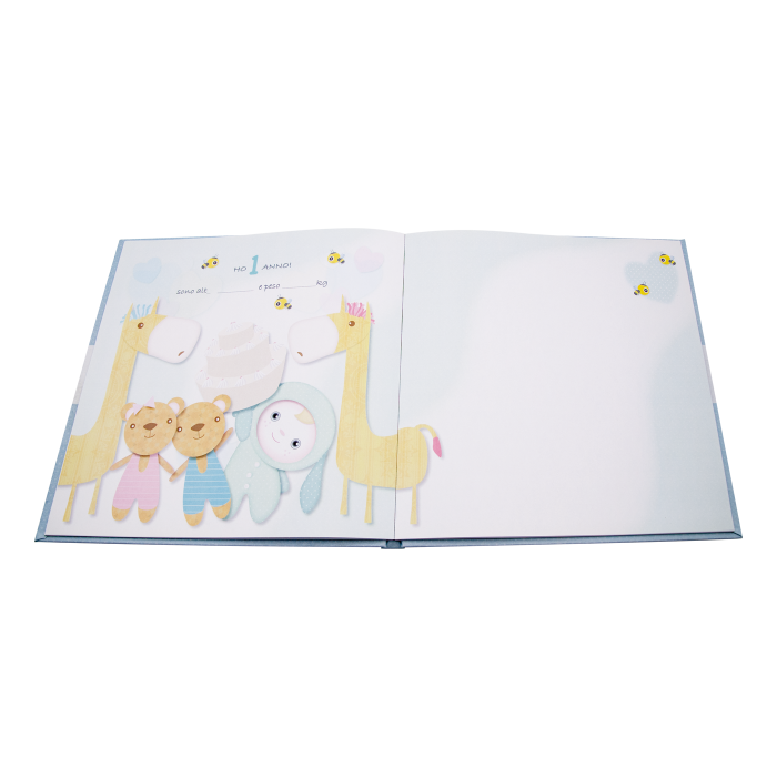 Album primo anno in carta con 60 pagine illustrate. Testo in italiano. Formato album: 26x26 cm. Illustrazioni di Michela Galassi. In negozio e online su tuttochic.live