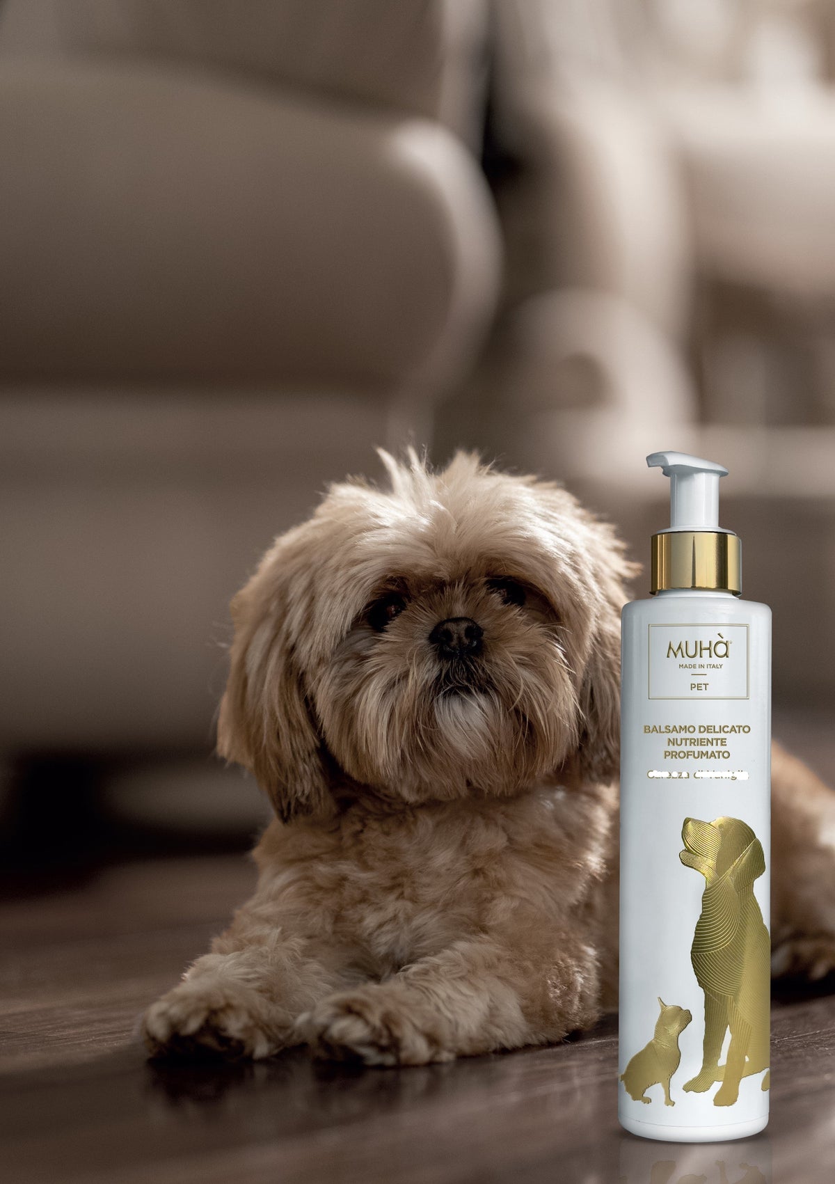 Balsamo districante studiato per idratare in profondità e facilitare la pettinatura del pelo del cane rendendo il momento dello spazzolamento più semplice e piacevole. Quantità: 200 ml.In negozio e online su tuttochic.live