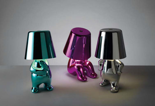Lampada LED Mascagni Casa modello WHEN in fucsia lucido con sensore touch e design colorato e compatto
