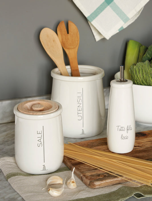 Oliera in gres porcellanato con dosatore in acciaio. Dimensioni: cm Ø 6 x h 20 - Capacità 250 ml. In negozio e online su tuttochic.live
