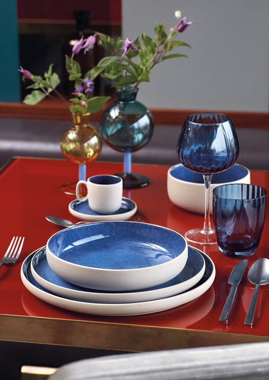 in pregiato vetro soffiato e arricchiti da un delicato colore blu trasparente, Capacità: 460 ml - Dimensioni: cm 10 x 20 h. In negozio e online su tuttochic.live