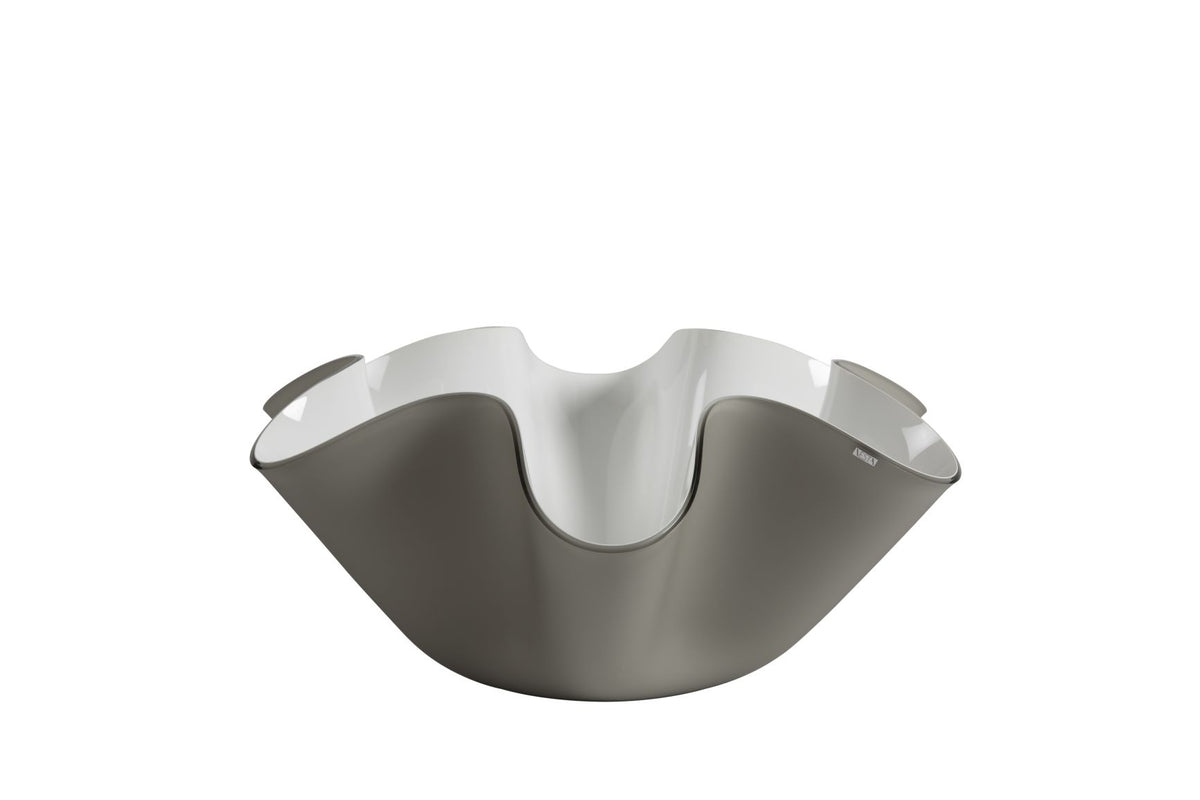 Centrotavola grande in cristallo acrilico tagliato al laser e piegato a mano. Colori: interno bianco, esterno tortora Dimensioni diametro cm 45øx15h. Spessore PMMA mm 5. In negozio e online su tuttochic.live