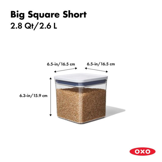 Contenitori ermetici a forma quadrata con comodo bottone centrale per una facile apertura e chiusura, mantengono gli alimenti freschi e asciutti e la tua dispensa organizzata. Dimensioni: h 15,9 x 16,5 x 16,5. In negozio e online su tuttochic.live