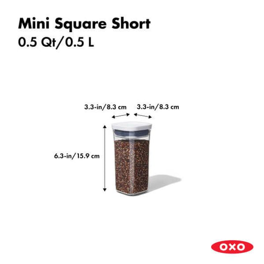 Contenitori ermetici a forma quadrata con comodo bottone centrale per una facile apertura e chiusura, mantengono gli alimenti freschi e asciutti e la tua dispensa organizzata. h15,9 x 8,3 x 8,3 cm. In negozio e online su tuttochic.live