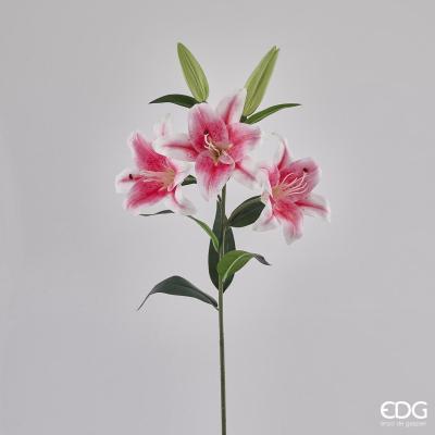 Ramo artificiale di Lilium Real x 3 con 2 boccioli. Colore: fuxia Dimensioni : altezza cm. 90. Fiori che sembrano veri, ideali per abbellire ogni ambiente. In negozio e online su tuttochic.live