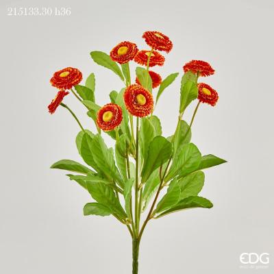 Cespuglio artificiale di fiori Pratolina di colore arancio. Dimensioni: altezza cm. 36. Ideali per decorare. In negozio e online su tuttochic.live