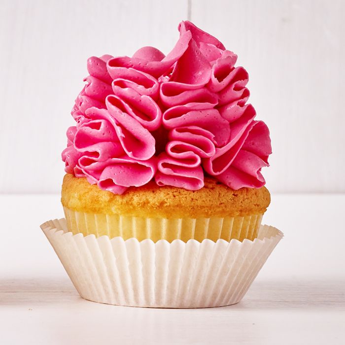 Bocchetta N. 112 con ghirigori a fiore per sac a poche realizzato in un unico pezzo in acciaio inox, ideale per creare decorazioni artistiche su cupcake, crostate e pasticcini. Dimensioni: 3,0 x 3,0 x 6,1 cm, foro di uscita Ø 25 mm. In negozio e online su tuttochic.live