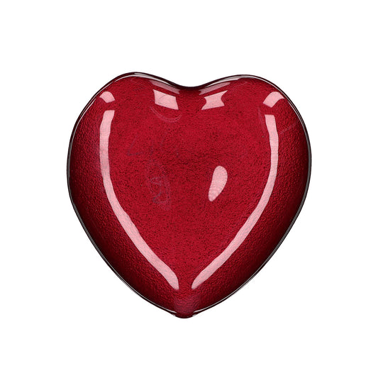 Piattino in vetro di colore rosso a forma di cuore. Dimensioni: Ø 21,5 cm. In negozio e online su tuttochic.live