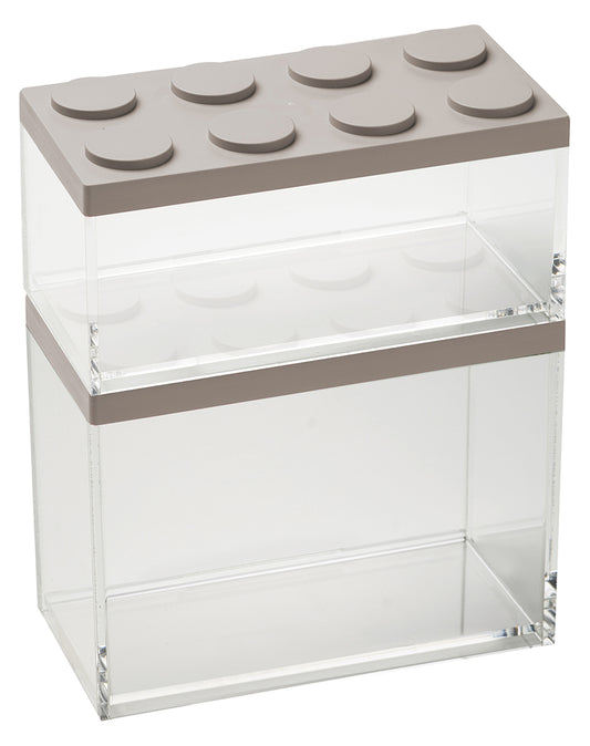 Barattolo contenitore ermetico in acrilico trasparente con coperchio in stile Lego, assemblabili e modulabili. Utilizzabili non solo in cucina, lavabili in lavastoviglie, idonei al contatto alimentare. Dimensione: cm.10 x 20 x h 15,5 Capacità: lt. 2 Colore: tortora Made in Italy