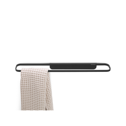 Porta asciugamani MindSet mineral infinite grey in metallo di Brabantia. Sempre a portata di mano - per la vasca da bagno, la doccia o il lavandino. Peso 0.6 kg Altezza: 4,1 cm Lunghezza: 8,6 cm Larghezza : 56 cm. In negozio e online su tuttochic.live