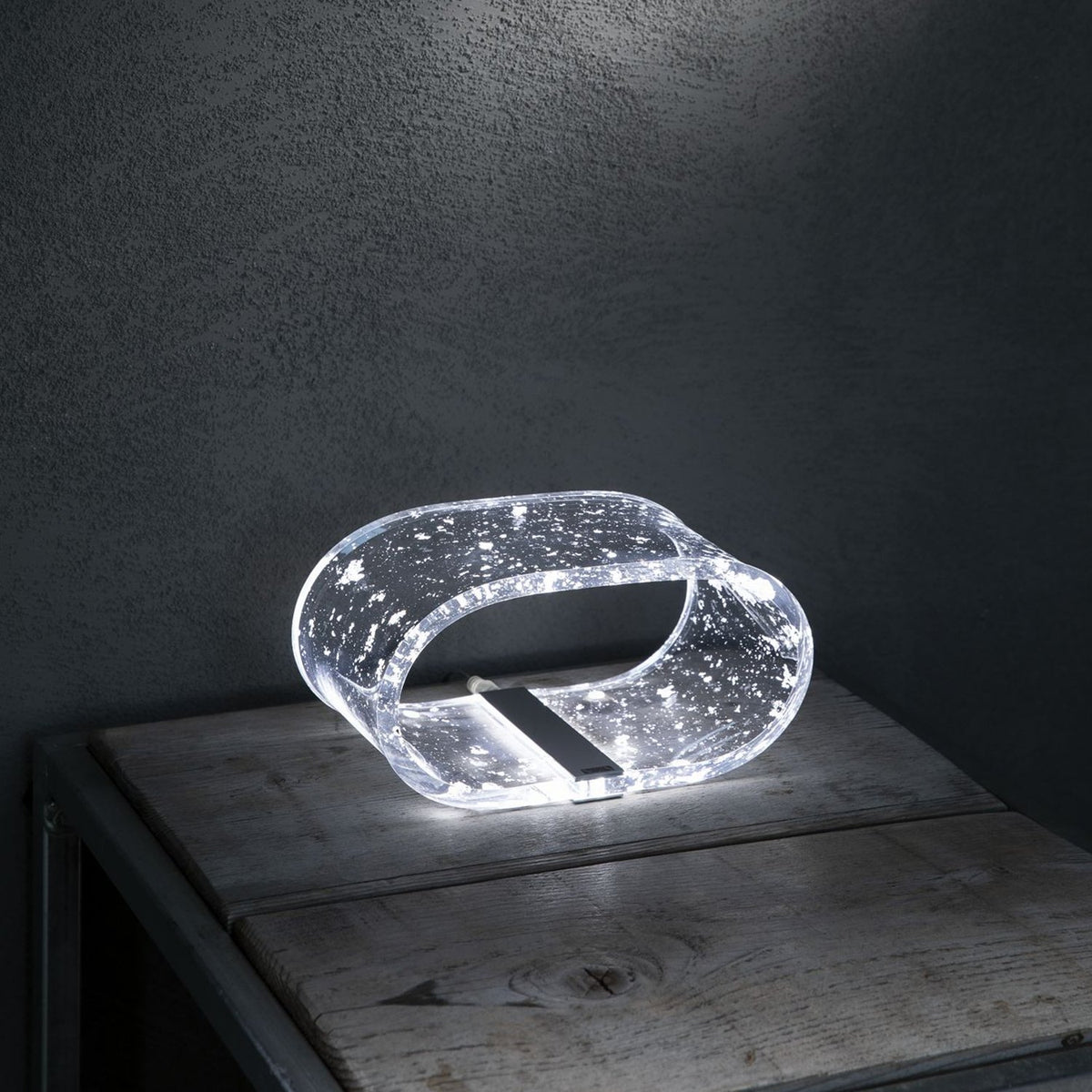 Lampade di design classiche e moderne adatte per ogni ambiente. In negozio e online su tuttochic.live