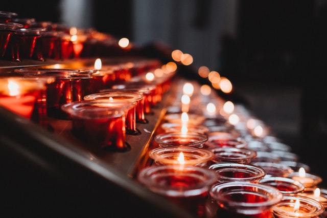 Candele e accessori per tutti i giorni dal design fresco e moderno che si adattano a qualsiasi fragranza e arredamento. Scopri la vasta gamma su tuttochic.live