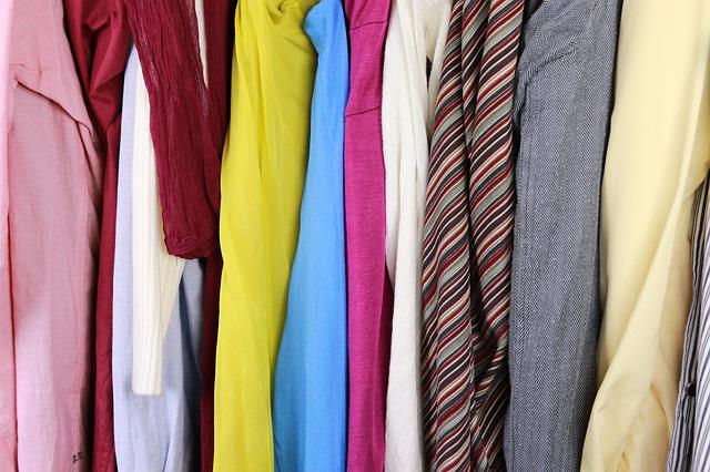 Scegli l'appediabiti da terra o da parete di varie forme e materiali. Una selezione di prodotti proposti da Tutto Chic per te.