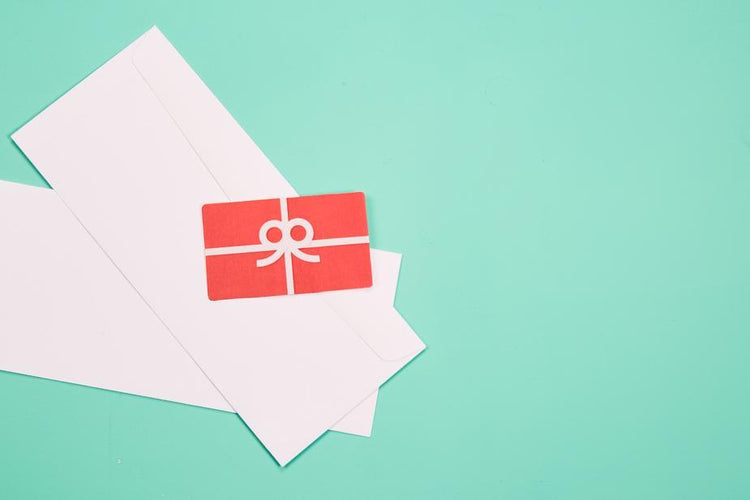 Vuoi fare un regalo a una persona, ma non sai cosa? Lascia che sia lui o lei a decidere con un buono regalo "Tutto Chic". Scegli tra i vari importi disponibili!