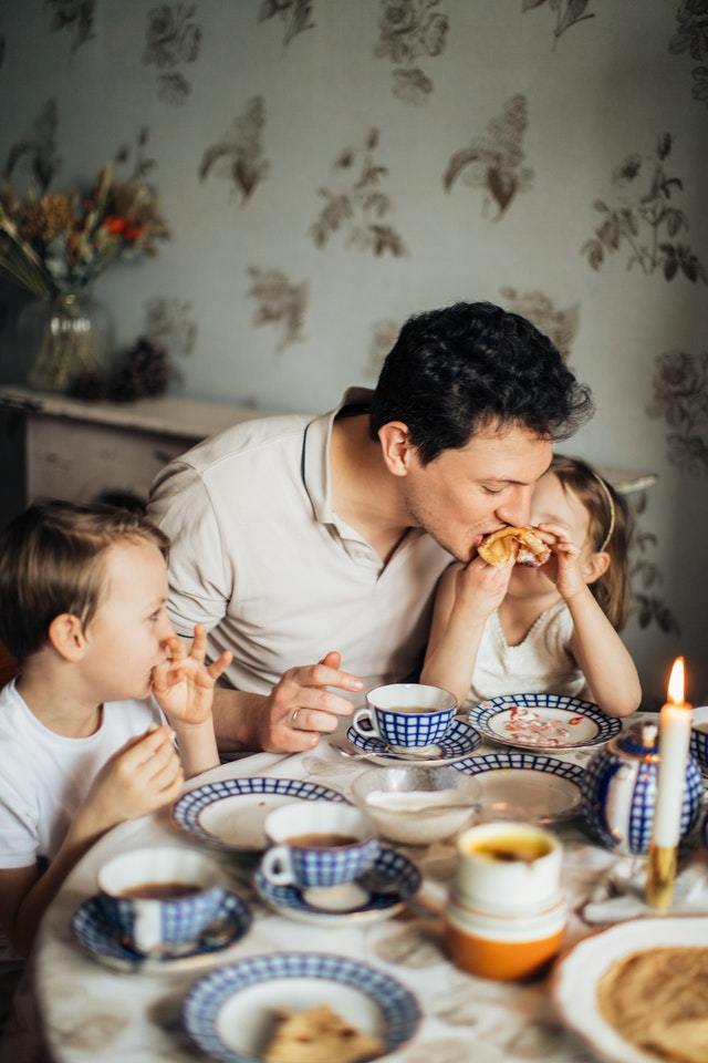 Cerchi il regalo giusto per la Festa del Papà? Fai un regalo utile ed originale al tuo papà, lasciati ispirare dalle nostre idee regalo in negozio e online su tuttochic.live