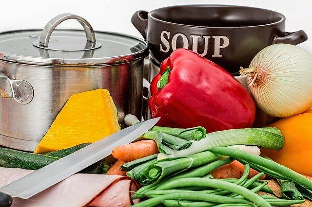 Pentole, padelle, tegami sono da sempre gli accessori indispensabili per ogni cucina. Cucinare sano e gustoso nella pentola giusta. Scopri gli utensili da cottura adatti alle tue esigenze su tuttochic.live