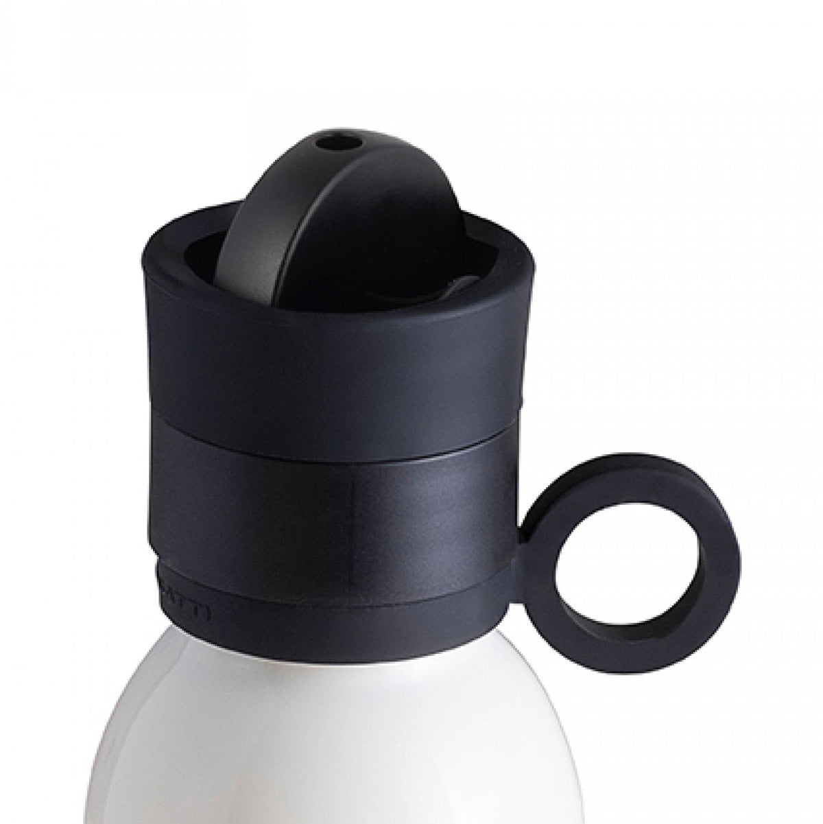 Dettaglio del sistema di chiusura igienica del Tappo Sport per B Bottles.