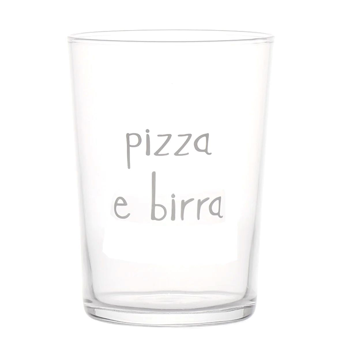 Set da 6 bicchieri in vetro con decoro serigrafato "pizza e birra". Aggiungi un tocco di originalità ai tuoi momenti conviviali e goditi una birra o bibita nel modo più divertente. Bicchieri festeggiare con gli amici! Dimensioni:  Ø 8,8  x 12 h cm. Disegnato e prodotto in Italia. In negozio e online su tuttochic.live