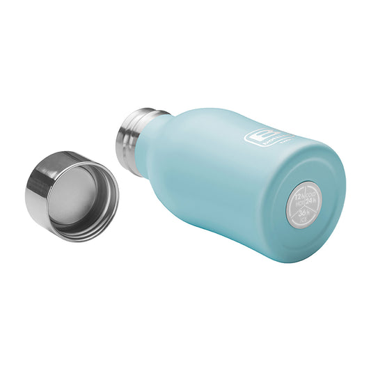 Bottiglia TWIN 250 ml Colore Acqua Marina sabbiato. Tappo finitura lucida. Finitura anti-graffio DIAMOND COATING. Mantiene i liquidi caldi per 12 ore, freddi per 24 e il ghiaccio per 36 ore. Realizzata in acciaio inox 18/10 Misure: Diametro ø 6,8 cm, altezza 14,1 cm. In negozio e on line su tuttochic.live