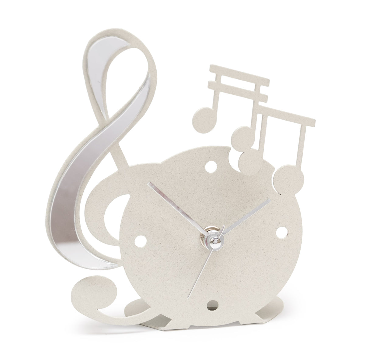 Divertente orologio da tavolo con decorazione in polimetilmetacrilato specchiato, perfetto sia come complemento d’arredo o come bomboniera. Dimensione: 13,5 x 15,5 H. Una linea di bomboniere moderne realizzate in ferro tagliato a laser e disponibili in tanti colori.. In negozio e online su tuttochic.live