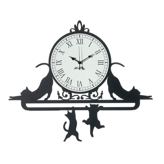 Orologio Cattitude da parete, realizzato in ferro e di colore nero, il complemento d’arredo per chi vuole unire l’utilità all’amore per gli animali. Originale e simpatico rappresenta l’allegria e la freschezza degli ambienti. Dimensioni: 62 X 52 cm. In negozio e online su tuttochic.live