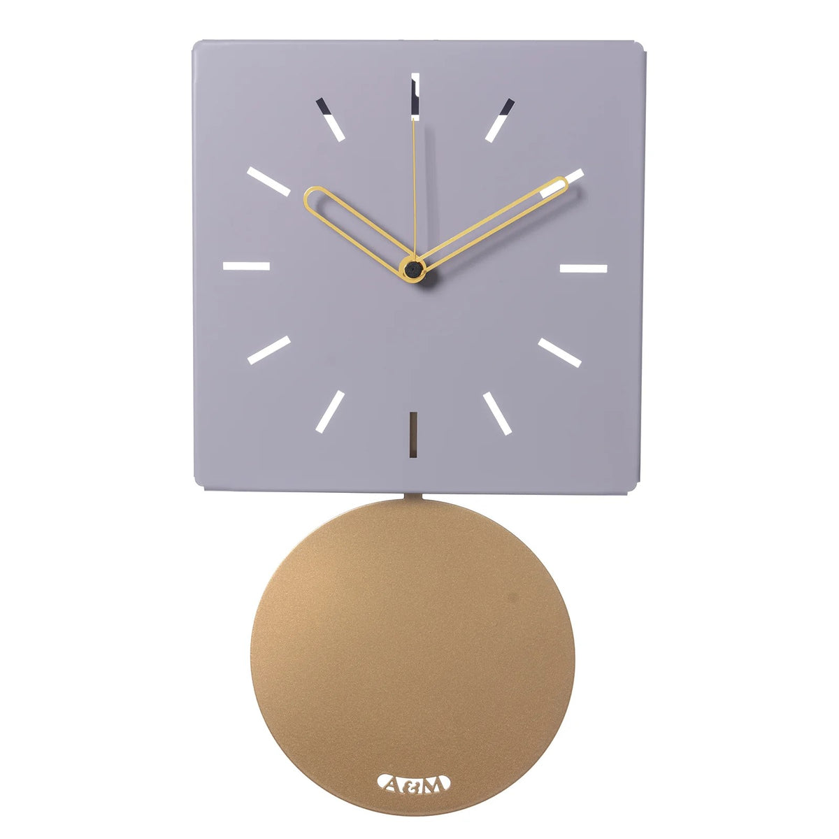 Orologio da parete Grace in metallo, il quadrante quadrato e il pendolo rotondeggiante, questo orologio offre una combinazione di colori pastello delicati e accoglienti. Dimensioni: 24 x 43,5 cm di altezza (profondità 4 cm). In negozio e online su tuttochic.live