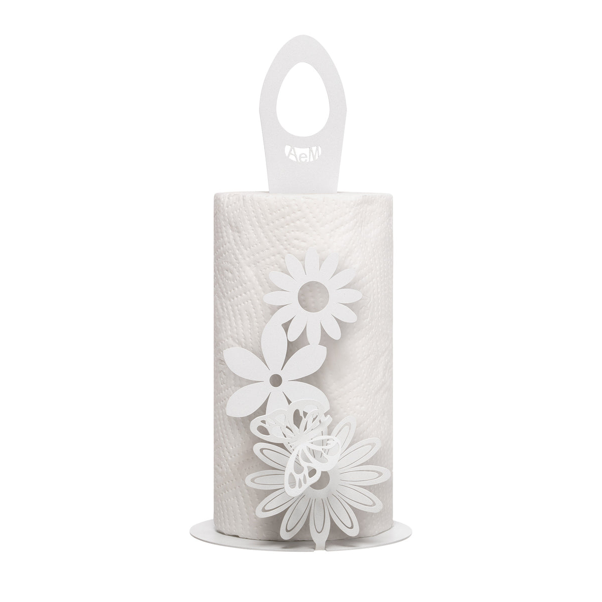 Realizzato in ferro, con tre petali di margherita e l’immancabile farfalla, questo articolo è disponibile nelle colorazioni: bianco marmo, miele e giada. Utile vicino al lavello o al piano cottura e indispensabile sulla tavola. Dimensioni: diametro 15 x 33 H cm. In negozio e online su tuttochic.live