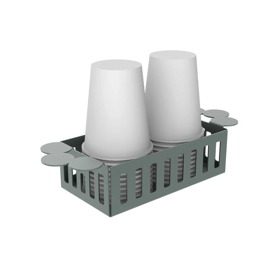 Esaltate il vostro tavolo con il Porta bicchieri Old. Realizzato in metallo verniciato con maniglie laterali decorative a tre cerchi. Dimensioni: 8,5 x 24 x h 6 cm Prodotto in Italia. In negozio e online su tuttochic.live