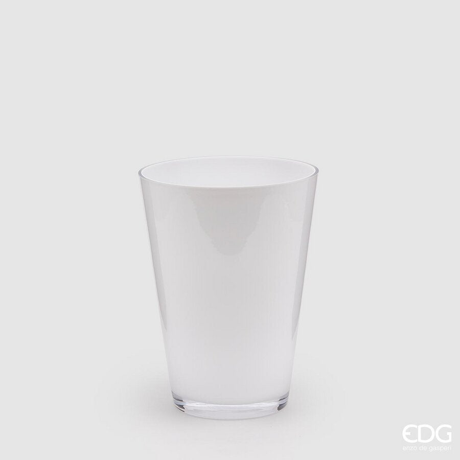 Vaso portafiori in vetro bianco spesso 5 mm, dalla forma svasata. Perfetto per esaltare la bellezza dei tuoi fiori. Dimensioni: cm Ø 20 x h 26. In negozio e online su tuttochic.live