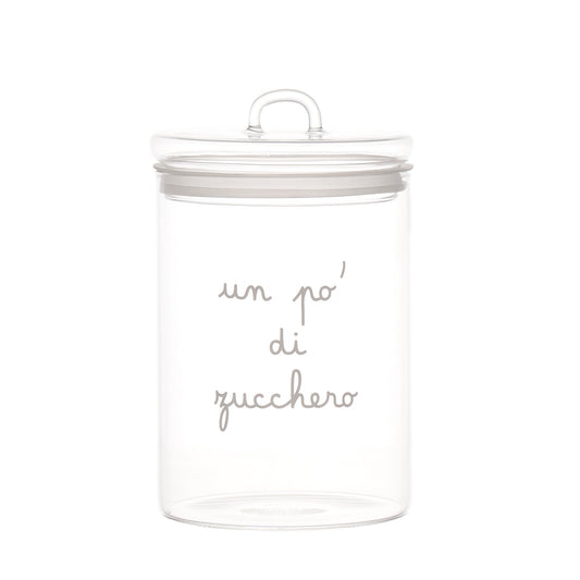 Barattolo è realizzato in vetro borosilicato trasparente, ideale per conservare i tuoi alimenti preferiti in modo sicuro e duraturo. Dimensioni: ø 12 x h 20 cm. In negozio e online su tuttochic.live