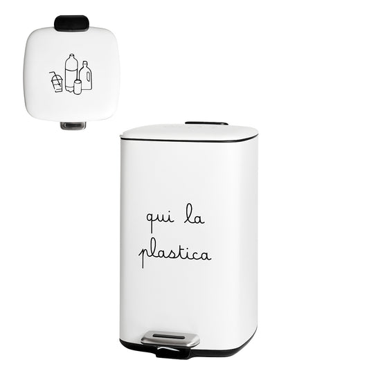 Pattumiera bianca in metallo con contenitore interno in plastica. Dimensione: 37x27 x h45 cm Capacità contenitore: 20 litri. In negozio e online su tuttochic.live