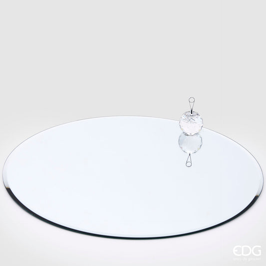 Con la base specchio rotondo, puoi mettere in risalto altri oggetti o creare composizioni uniche. Ideale per dare ulteriore valore e raffinatezza alla tua casa. Crea uno stile unico con questa base multifunzionale. In negozio e online su tuttochic.live