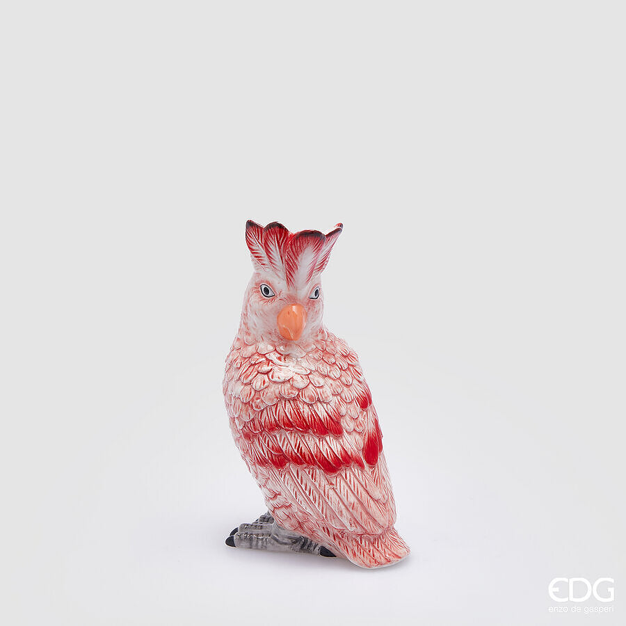 Porta un tocco di eleganza alla tua casa con il Vaso Pappagallo in ceramica decorata. Disponibile in tre colori. Dimensioni: cm Ø 13 x H 22. In negozio e online su tuttochic.live