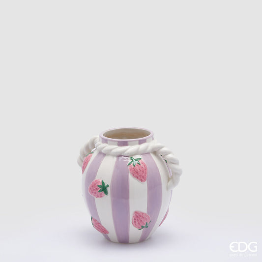 Vaso Portafiori Fragole in ceramica, il suo design unico con decoro di fragole renderà la tua casa più accogliente e colorata. Dimensione: cm Ø 16 x h 17. In negozio e online su tuttochic.live