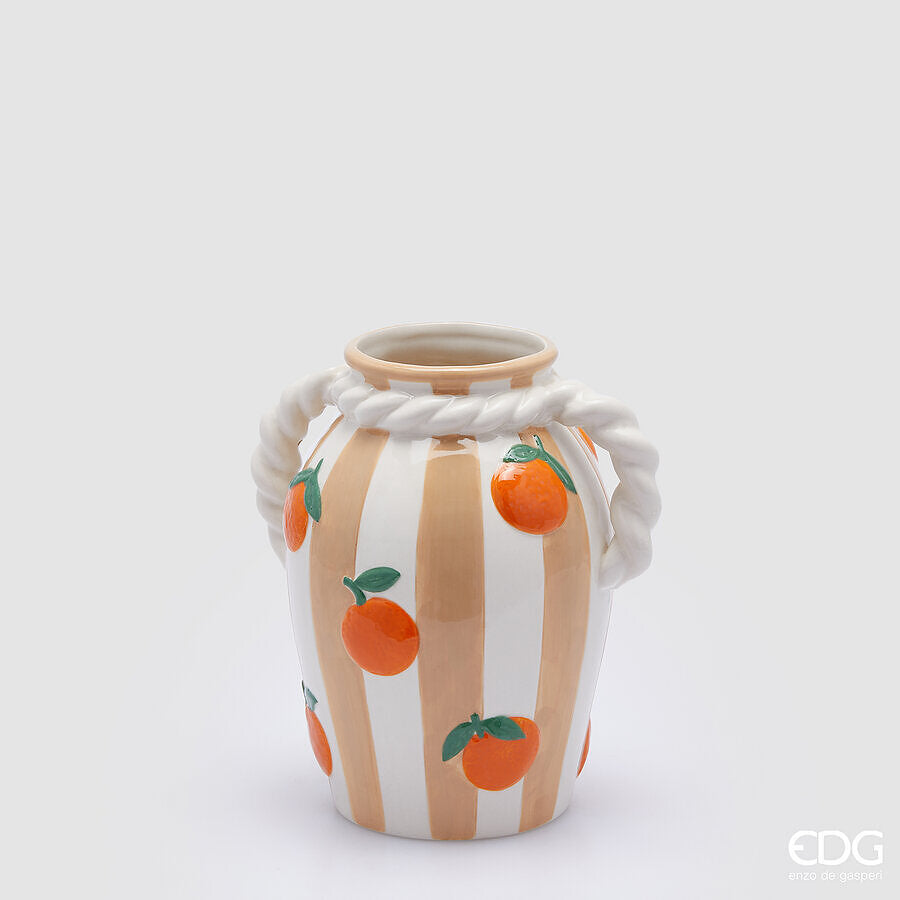 Con il Vaso Portafiori Arance in ceramica di Enzo De Gasperi, potrete aggiungere un tocco di colore e allegria alla vostra casa. Dimensioni: cm Ø 16 x h 22. In negozio e online su tuttochic.live