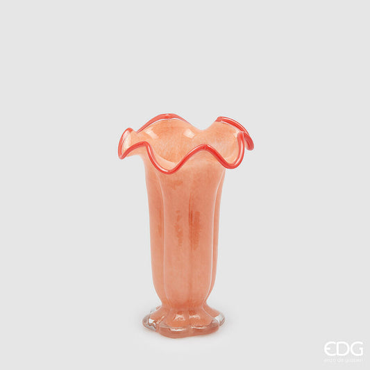 Il vaso portafiori Campanula in vetro h 25 è un vero e proprio gioiello d'arte per la tua casa. Disponibile in 4 colori. Dimensioni: cm Ø 16 x h 25. In negozio e online su tuttochic.live