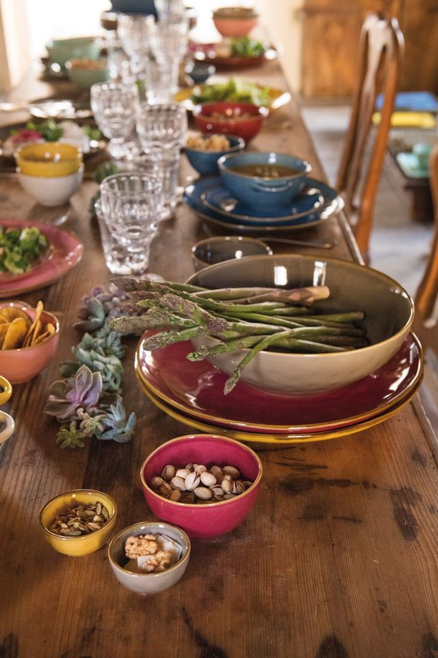 Coppetta in porcellana di colore malva. Dimensioni: cm Ø 11 x 6 h Materiali: Stoneware. Non in forno tradizionale. In negozio e online su tuttochic.live