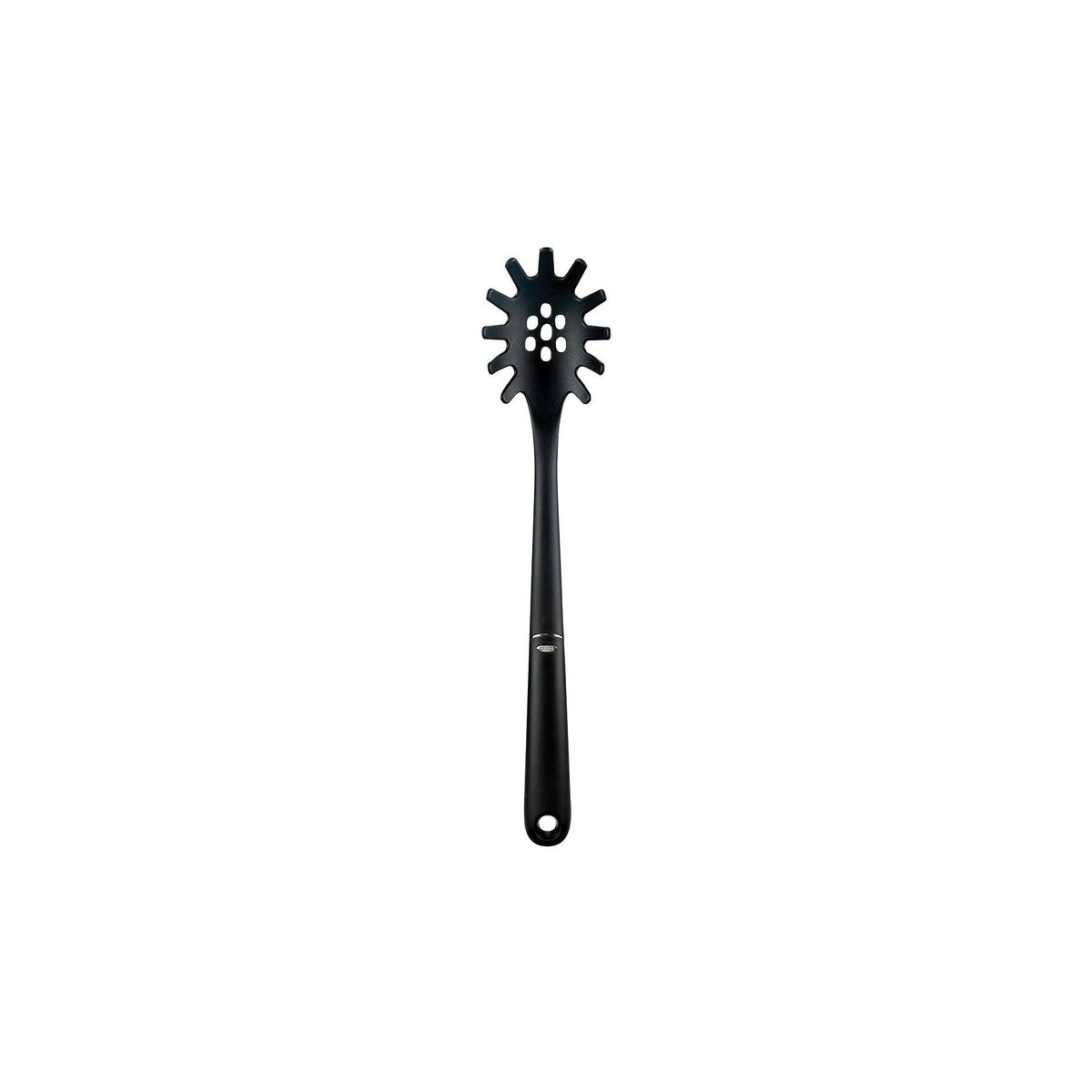 Il mestolo spaghetti di Oxo solleva, porziona e serve spaghetti, linguine e pasta capelli d'angelo con facilità. Gli utensili in nylon di Oxo sono funzionali, resistente al calore fino a 232 °C e non graffiano le pentole antiaderenti. Dimensioni: 2,5 x 6,5 x 33 cm. In negozio e online su tuttochic.live