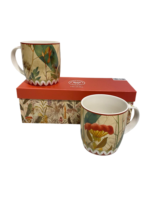 Set di 2 mug in porcellana decorata contenuta in un abbinato astuccio. 420 ml Mirabilia, una collezione dal tocco contemporaneo. In negozio e online su tuttochic.live