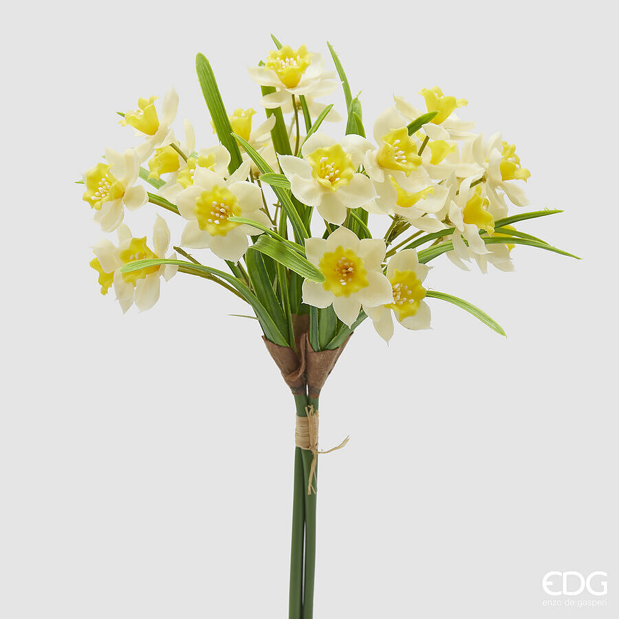 Mazzo di Narciso giallo chiaro artificiale è perfetto per illuminare ogni angolo della tua casa Dimensioni: altezza cm 38. In negozio e online su tuttochic.live