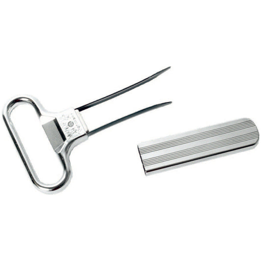 Questo pratico ausilio serve per aprire e richiudere le bottiglie con tappo in sughero. Li rilascia in un batter d'occhio senza danneggiarli. Le due molle in acciaio temprato permettono di afferrare perfettamente il tappo e di estrarlo con movimenti avanti e indietro. In negozio e online su tuttochic.live