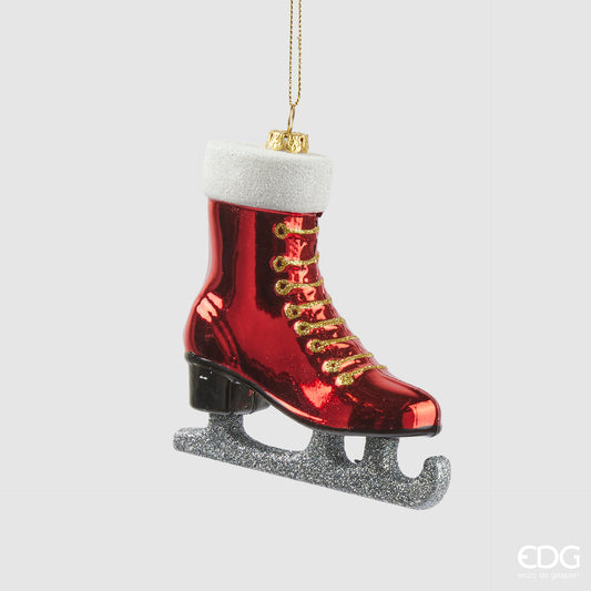 Addobbo pattino realizzato in plastica infrangibile di colore bianco e rosso. Dimensioni: cm 10,5 x 11 h. In negozio e online su tuttochic.live